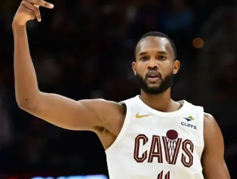 莫布利全场16投9中，三分3中1得到20分9篮板2助攻2封盖